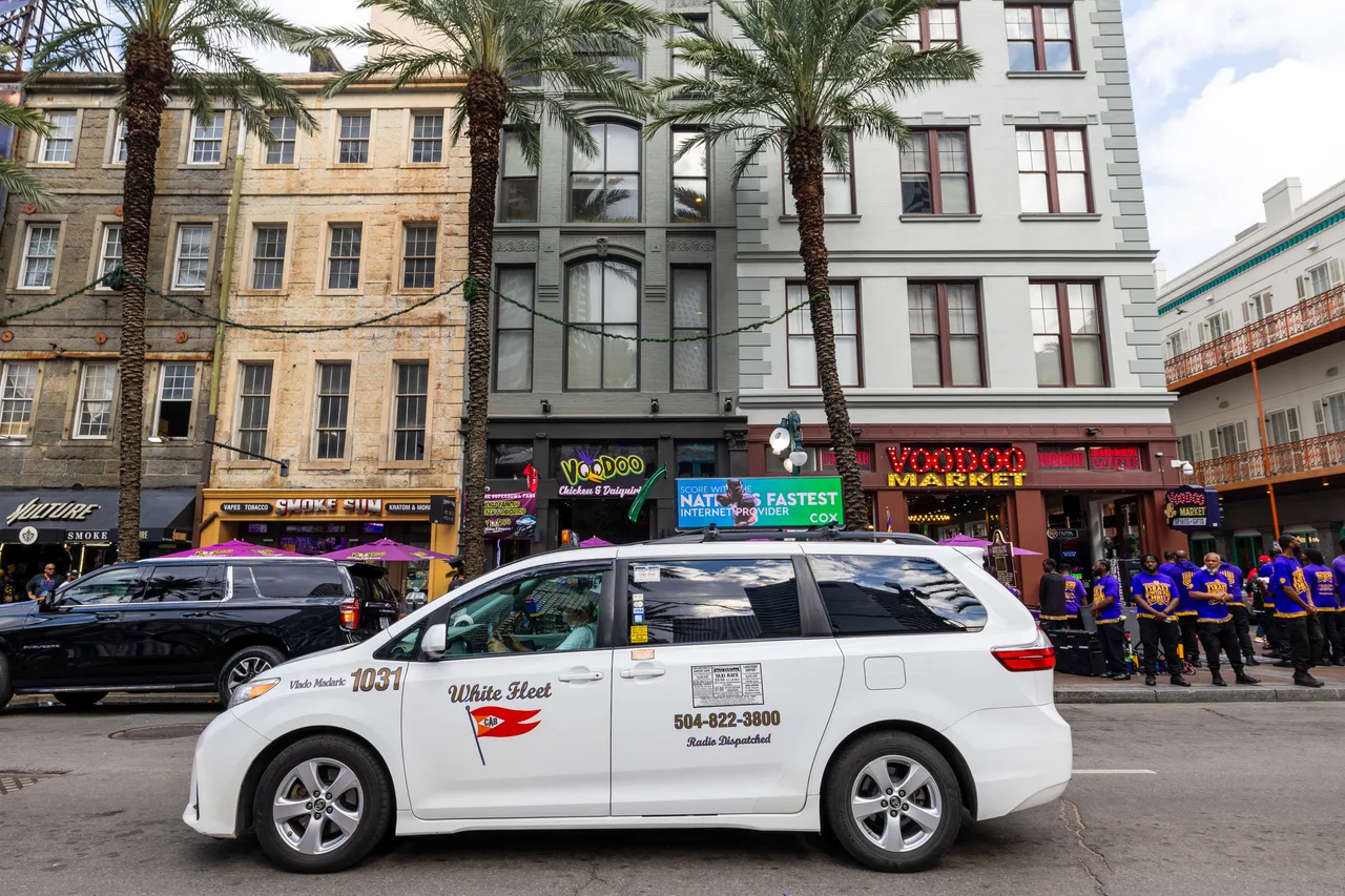 Digital screen carrying a Cox campaign in New Orleans