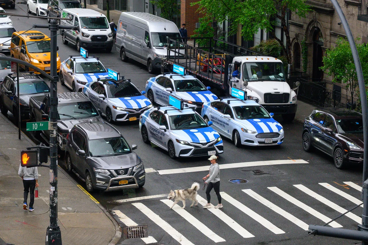 Digital screen carrying a Linkedin campaign in New York