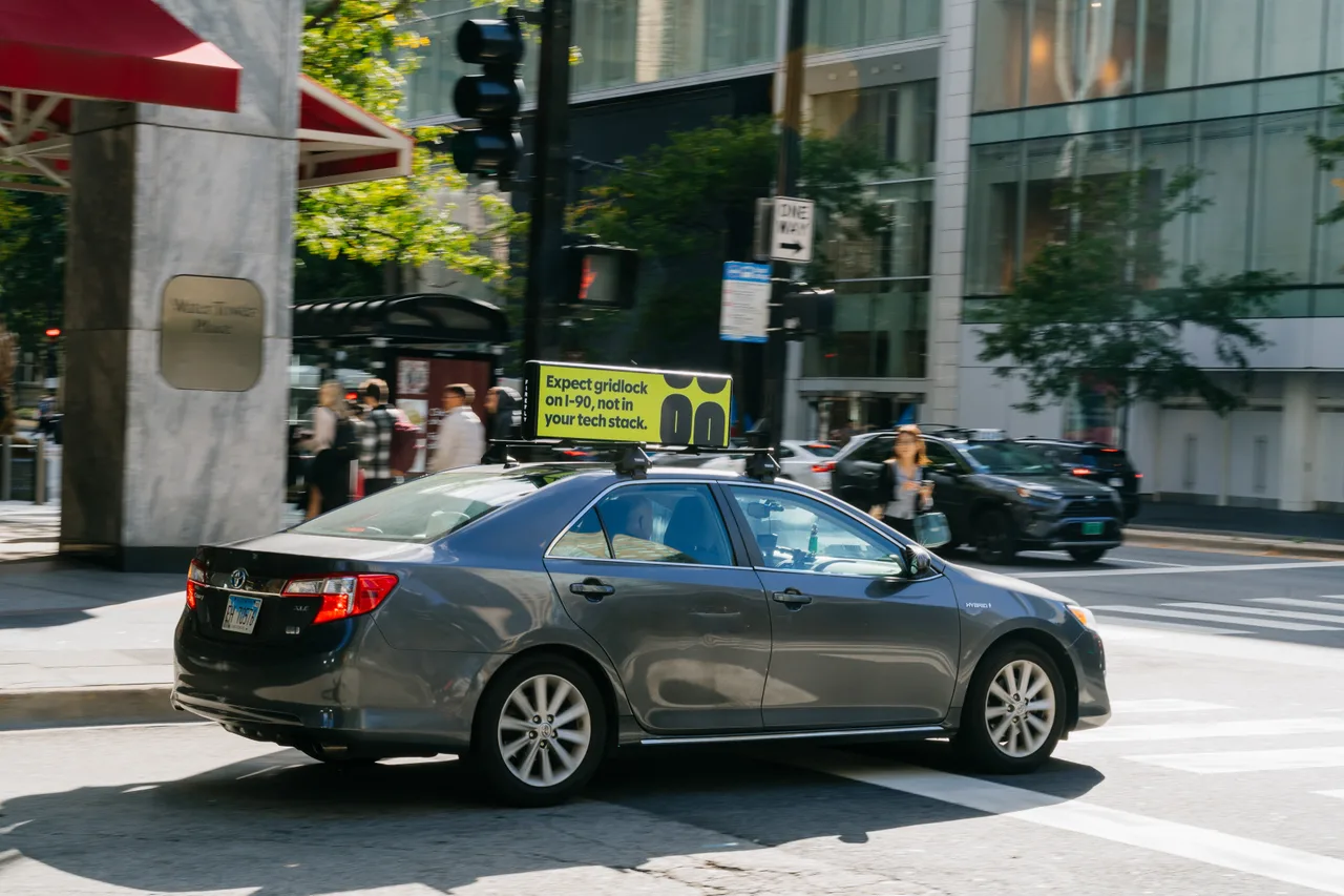 Digital screen carrying a Slalom campaign in Chicago