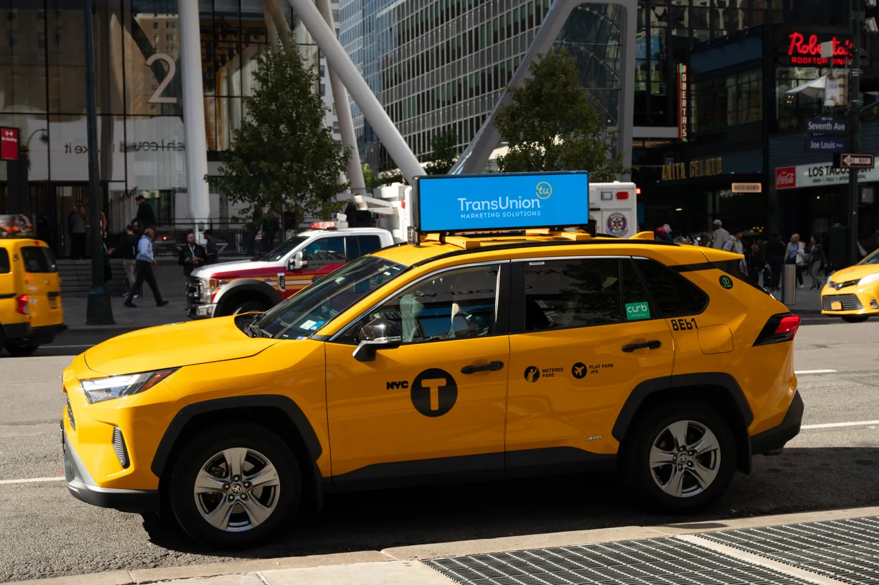 Digital screen carrying a Transunion campaign in New York