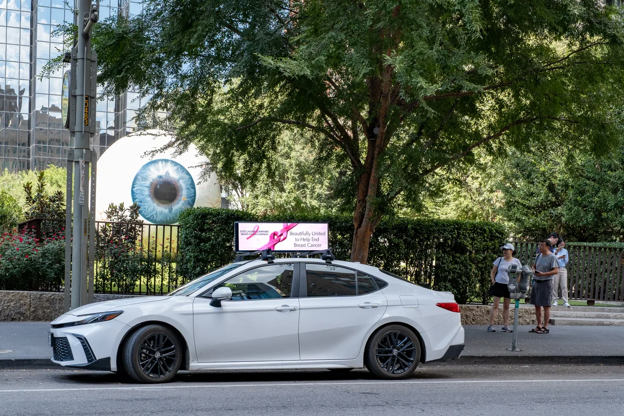 Digital screen carrying a ELC campaign in Dallas
