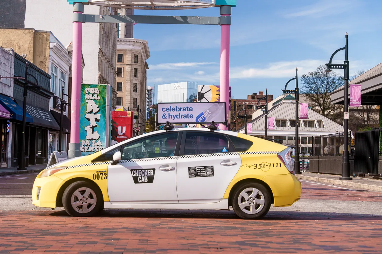Digital screen carrying a Smartwater campaign in Atlanta
