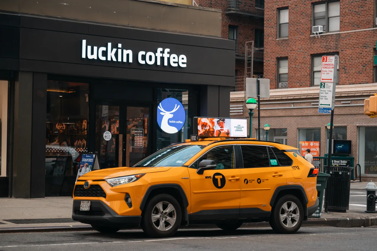 Digital screen carrying a Starbucks campaign in New York