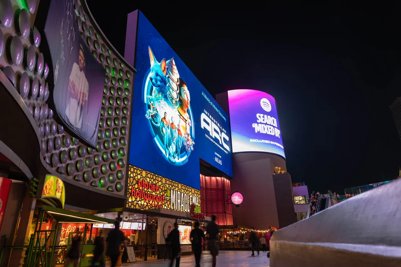 Spectacular carrying a Arc campaign in Las Vegas