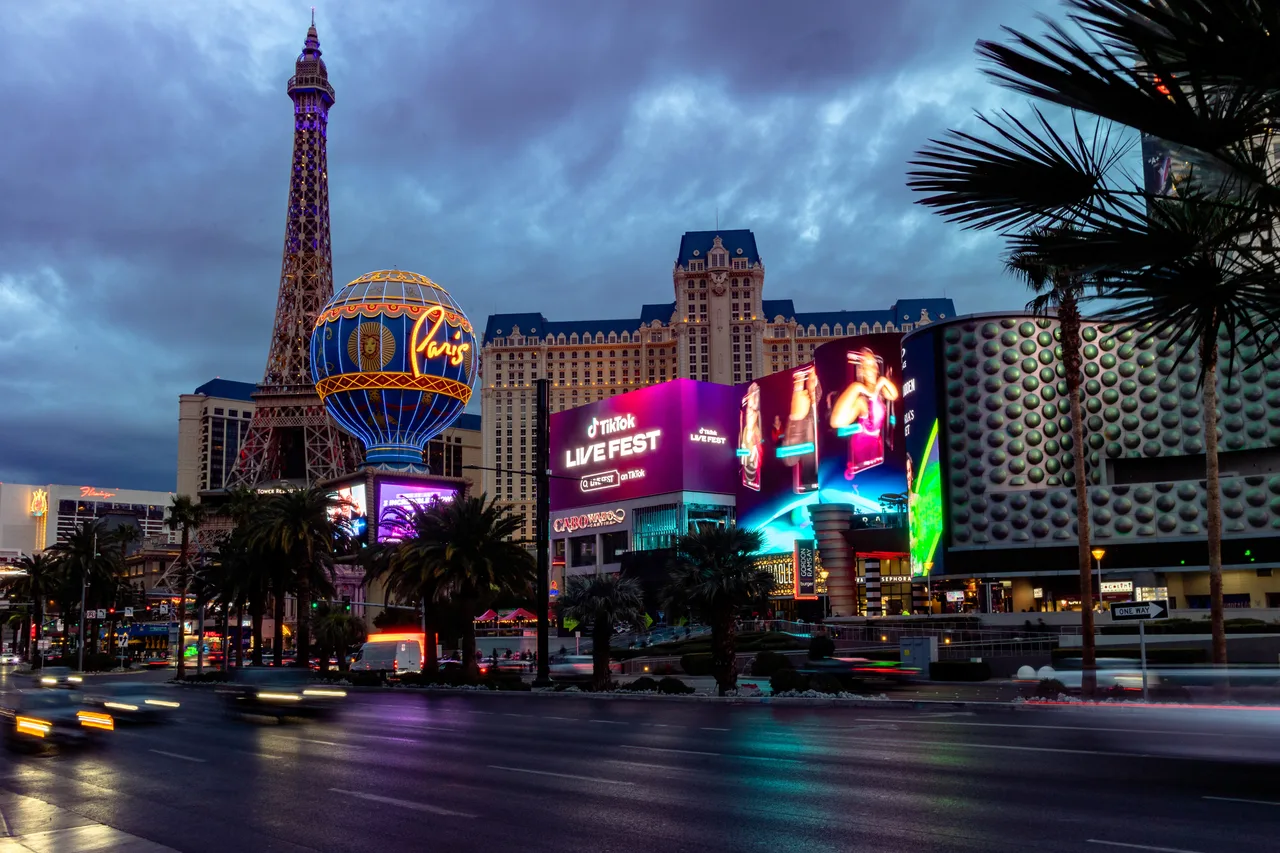 Digital screen carrying a MiracleMile campaign in Las Vegas