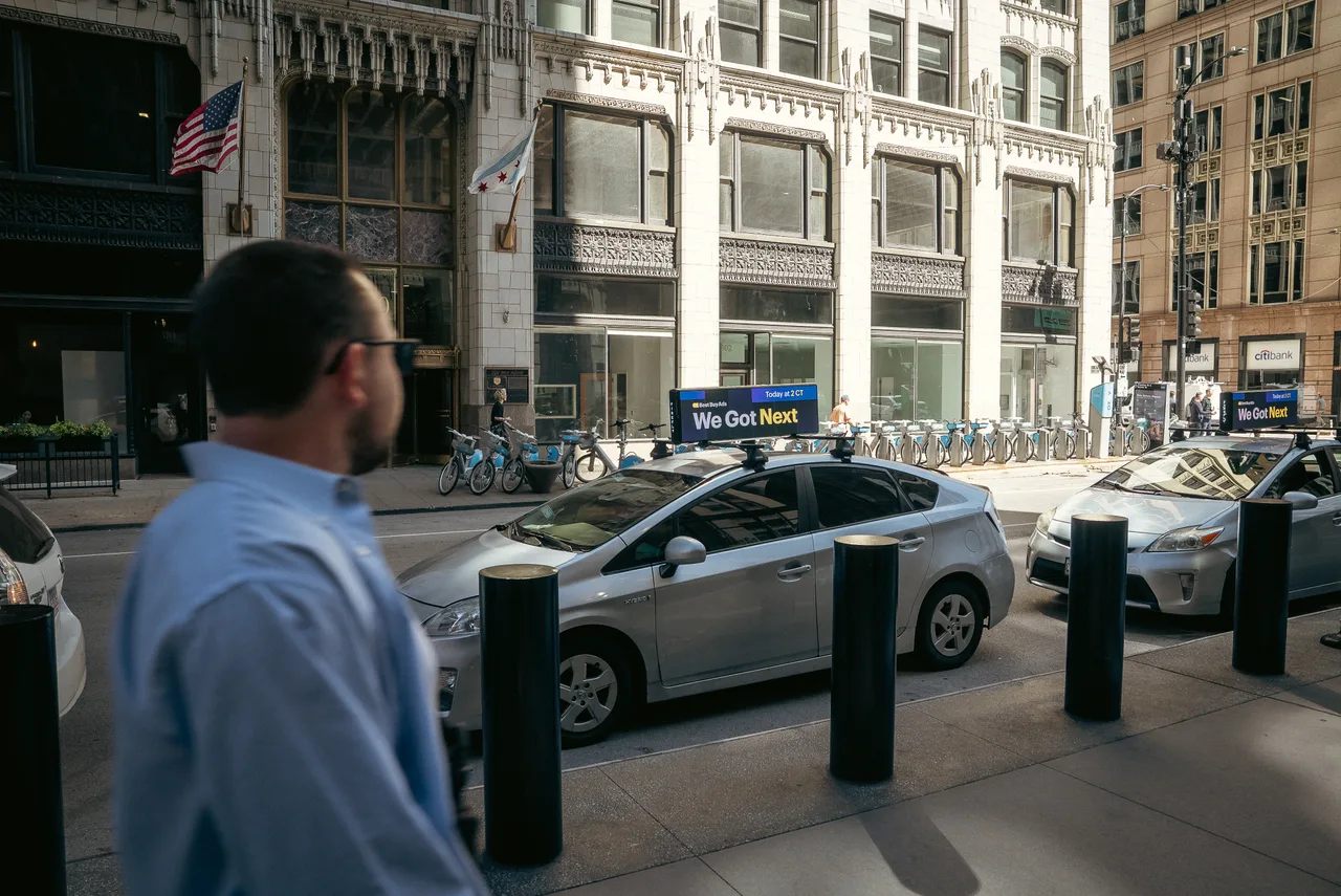 BestBuy campaign on a digital screen in Chicago, 2025