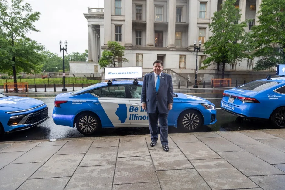 Digital screen carrying a IntersectIllinois campaign in Washington DC