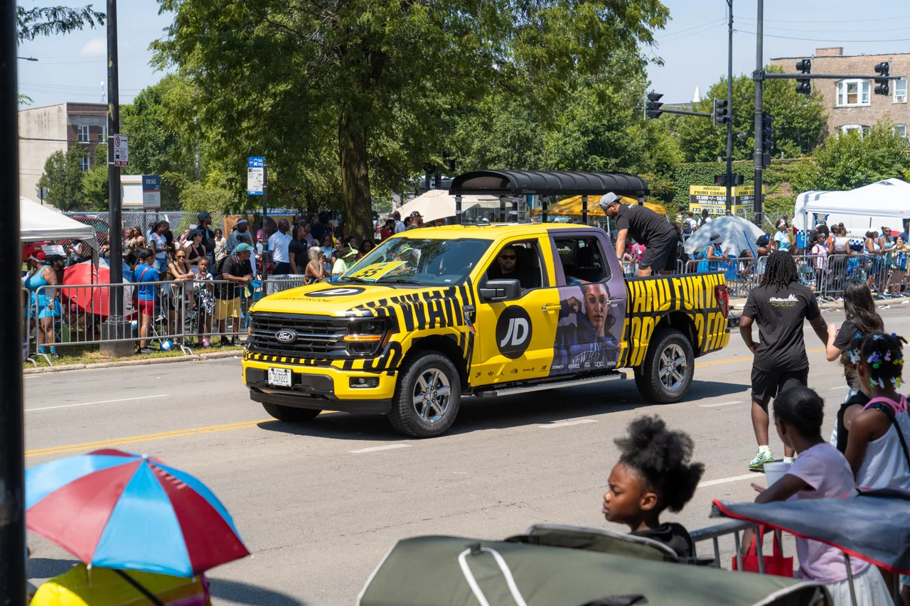 Vehicle wrap carrying a JDSports campaign in Chicago