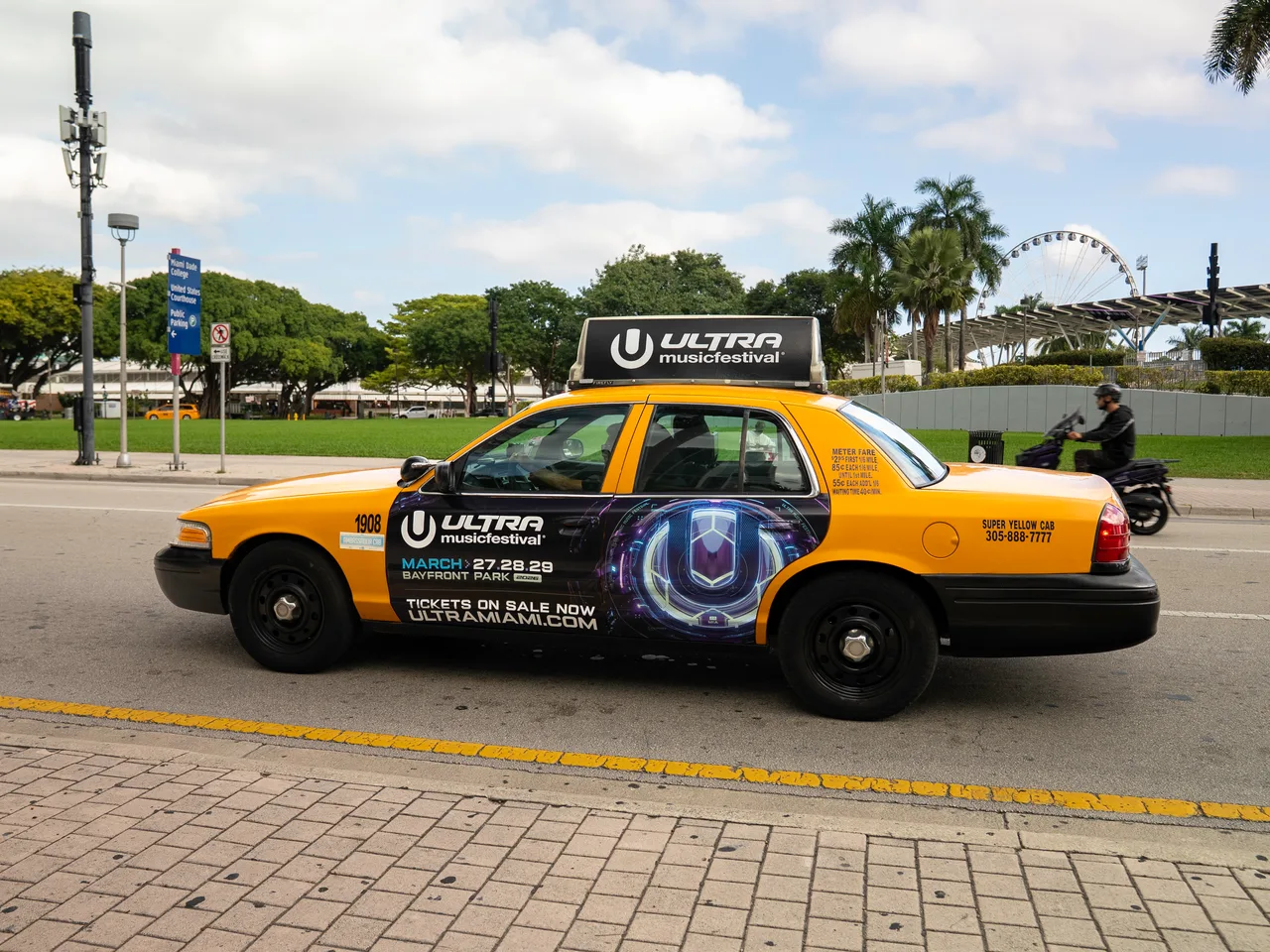Vehicle wrap carrying a Ultra campaign in Miami