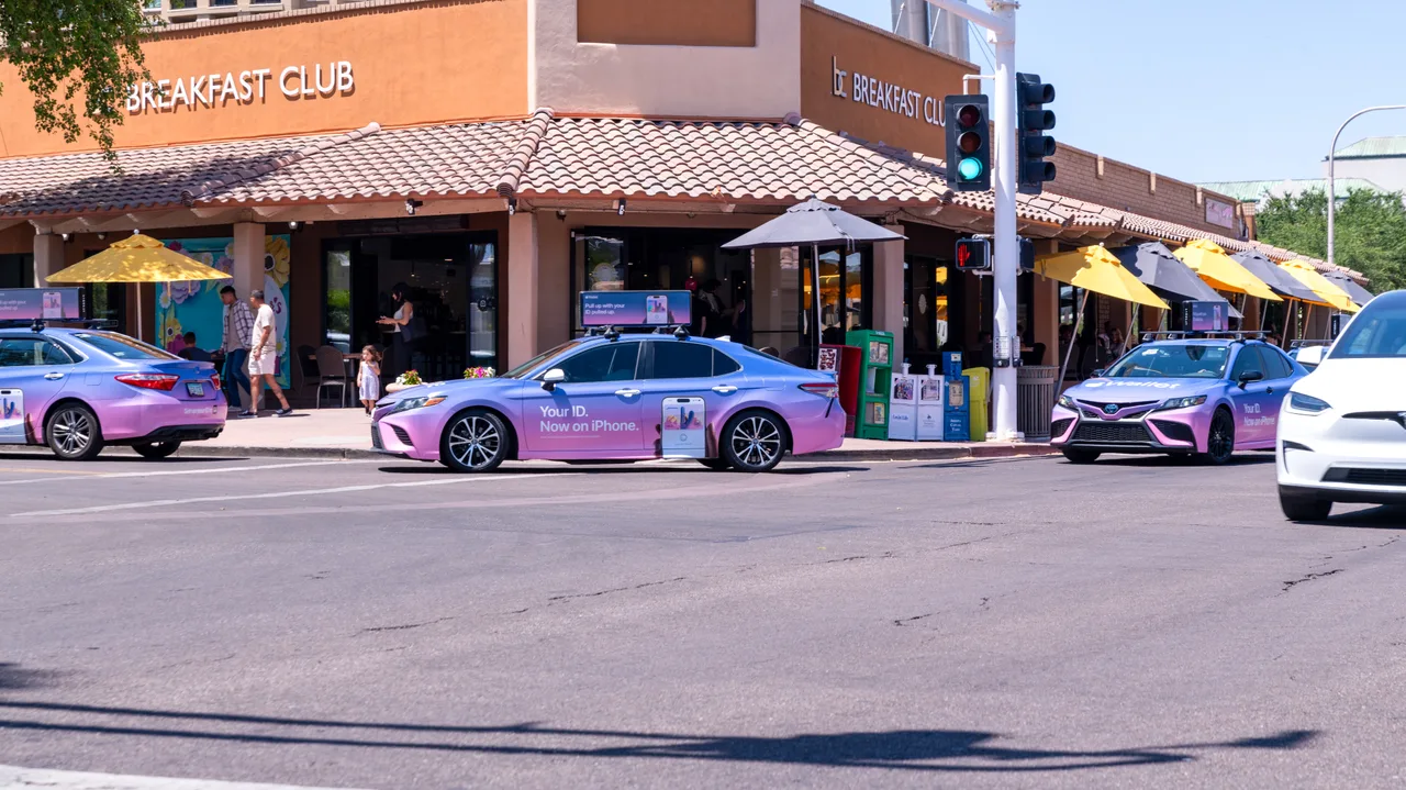 Digital screen carrying a Apple campaign in Phoenix