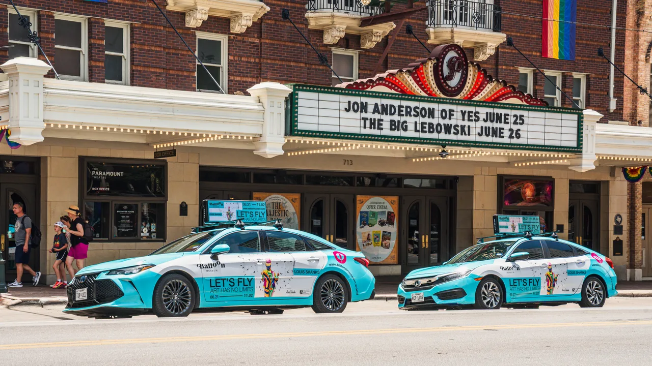 Digital screen carrying a BalloonMuseu campaign in Austin