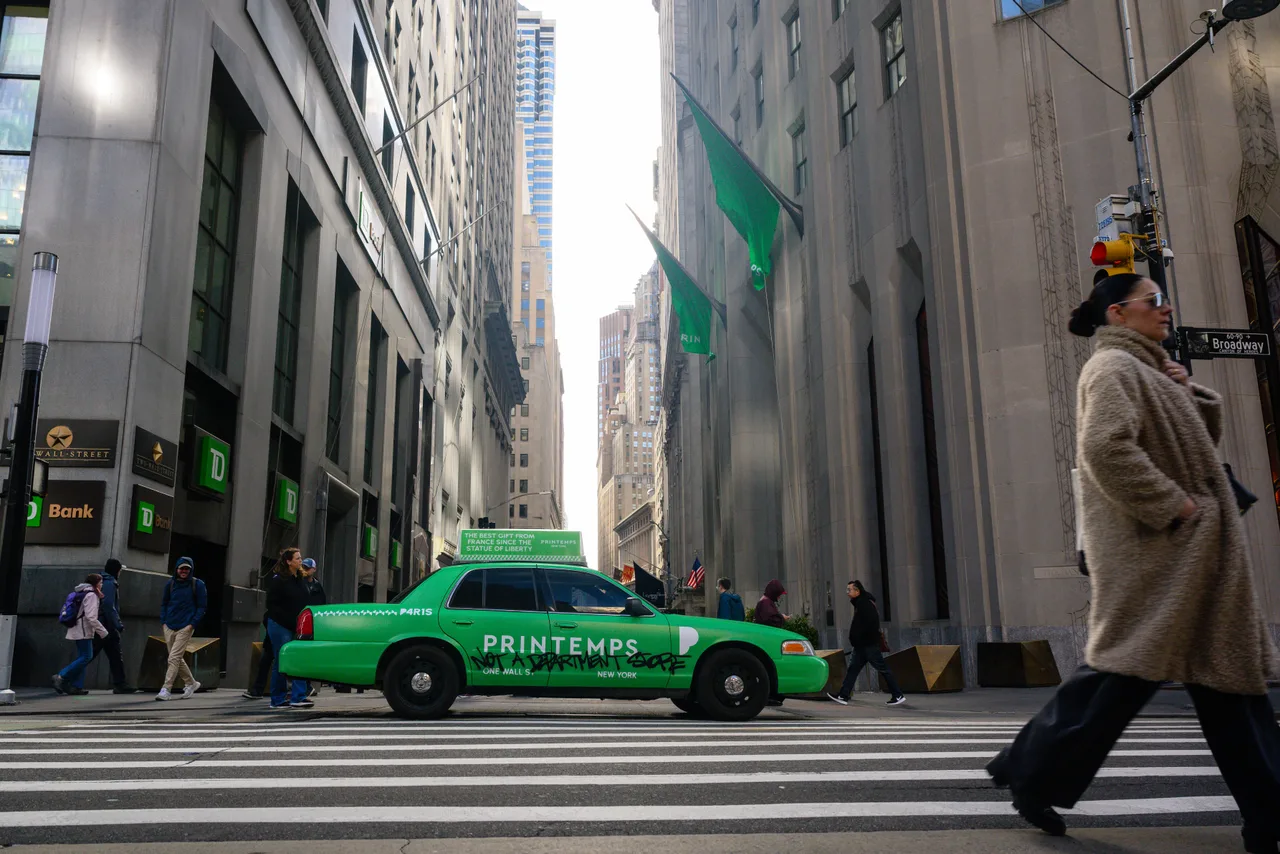 Printemps campaign on a static print in New York, 2025